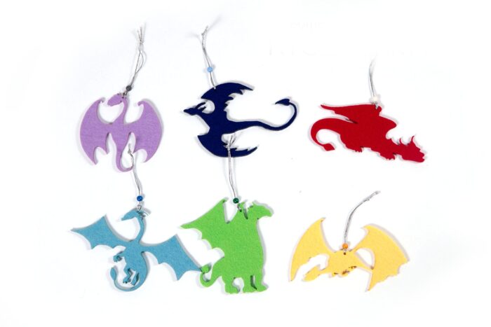 дракон, силуэтная игрушка из фетра, символ года дракона из фетра