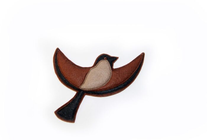 "птичка" игрушка для настенного декора из фетра с аппликацией