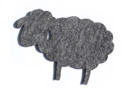 сувенир овечка из листового войлока, натуральная шерсть