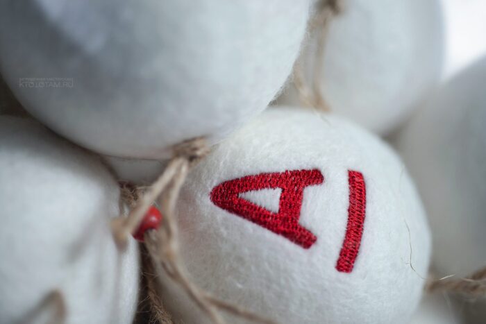 шары снежки из войлока ручного валяния с логотипом на заказ оптом