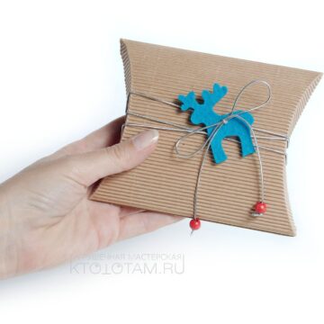 крафтовая коробка для новогоднего подарка с фетровой игрушкой, игрушки из фетра на заказ