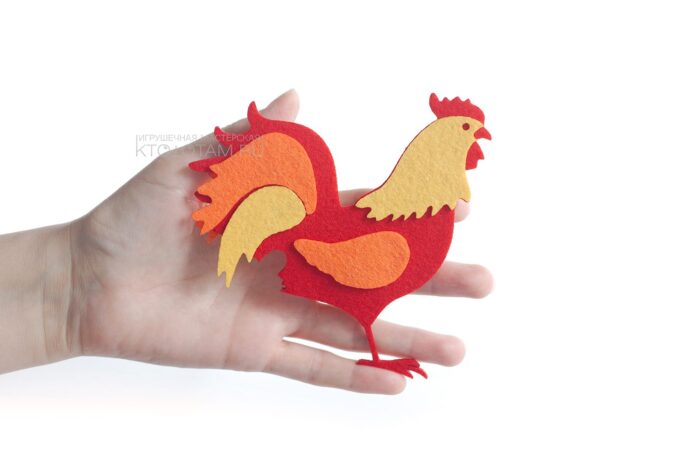 петух елочная игрушка из фетра с аппликацией,красный, производство на заказ с логотипом в корпоративных цветах заказчика