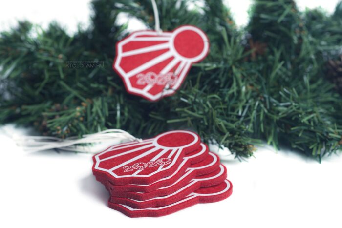 ёлочная игрушка волан бадминтон символ клуба из фетра с логотипом подарок на новый год
