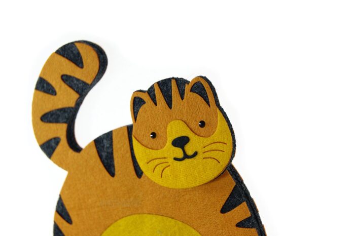 тигр елочная игрушка из фетра с логотипом на заказ подарок на новый год