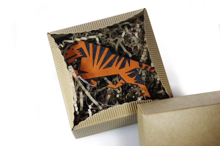 промо сувениры символы года тигра ёлочные игрушки с логотипом на заказ из фетра