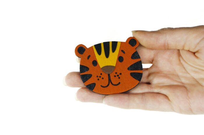 магнитик тигр из фетра промо сувениры символы года значки магниты брошки с логотипом на заказ