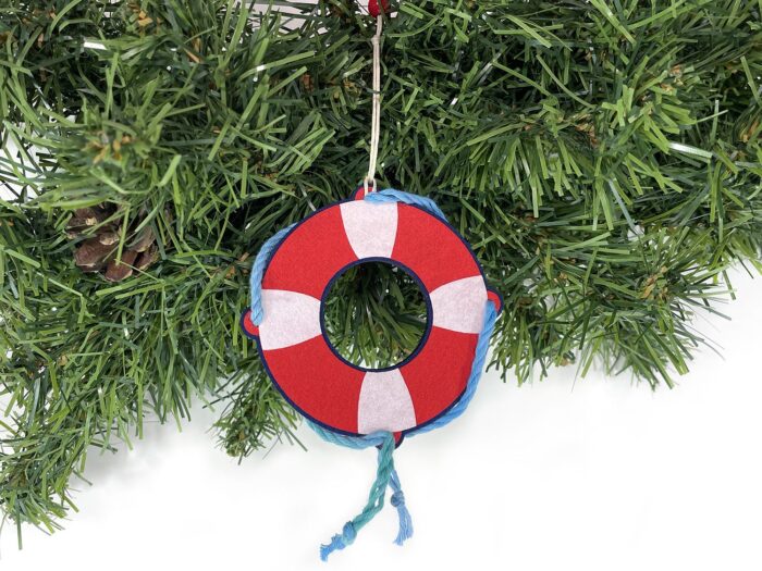 спасательный круг морские ёлочные игрушки из переработанного фетра на заказ