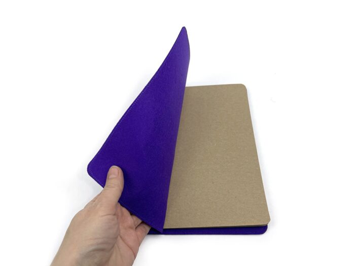 фиолетовый блокнот на пружине в мягкой обложке из фетра с принтом Дракон символ года