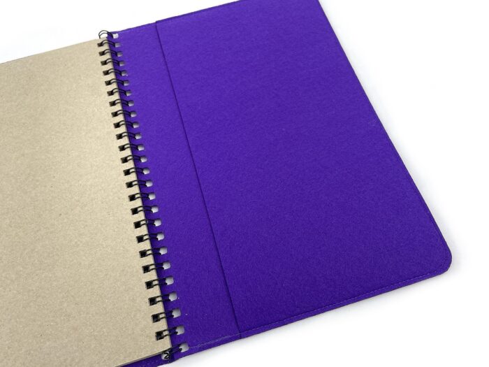 фиолетовый блокнот на пружине в мягкой обложке из фетра с принтом Дракон символ года
