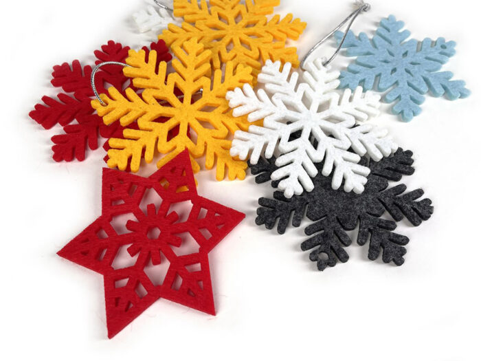 новогодний подарок 3 фетровых фигурки с логотипом заказчика, снежинка, звёздочка, зайчик в подарочной коробке