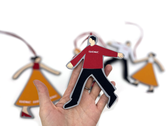 корпоративные персонажи Танцующие люди, авторские елочные игрушки из фетра по макету заказчика, хенд-мейд подарки из фетра