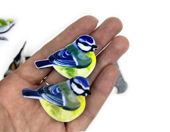 Птица из фетра в акварельной технике с магнитной застежкой, промо сувениры ручной работы по авторскому дизайну оптом