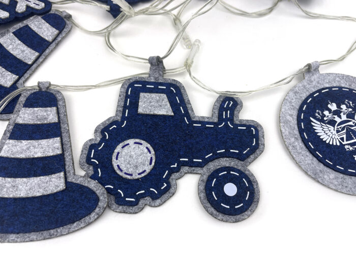 елочные игрушки мягкие гирлянда светодиодная с синим трактором, символы 2024 года сувениры, подарки из войлока