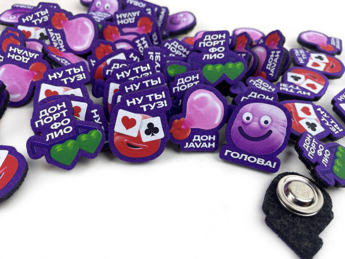 корпоративная игрушка значки из фетра, сувениры оптом, подарки ручной работы для корпоративных клиентов