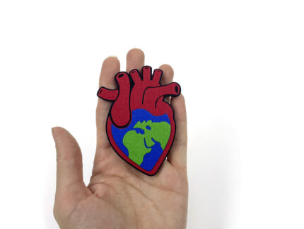 фигурка из фетра в виде логотипа Сердце, подарки сувениры оптом с логотипом, бизнес подарки ручной работы