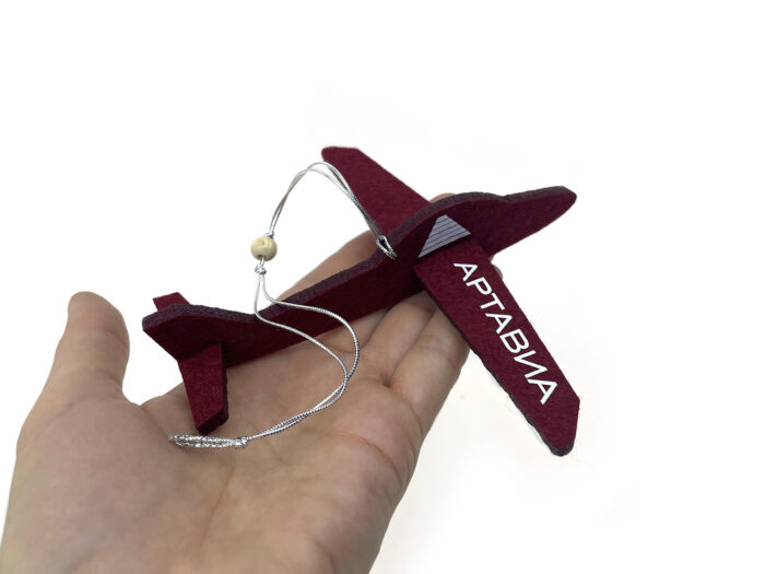 Самолётик игрушка из фетра с логотипом на заказ, стильные сувениры из фетра, сувениры и подарки оптом на заказ