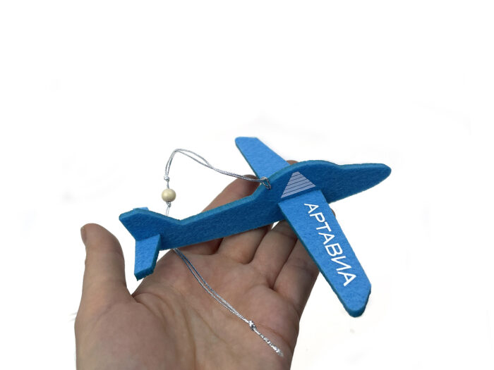 Самолётик игрушка из фетра с логотипом на заказ, стильные сувениры из фетра, сувениры и подарки оптом на заказ